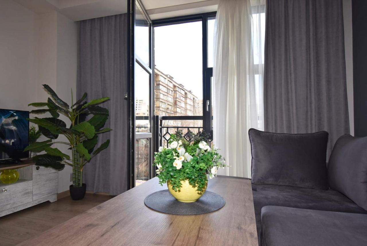 Home4You City Center Apartments Erevan Exterior foto